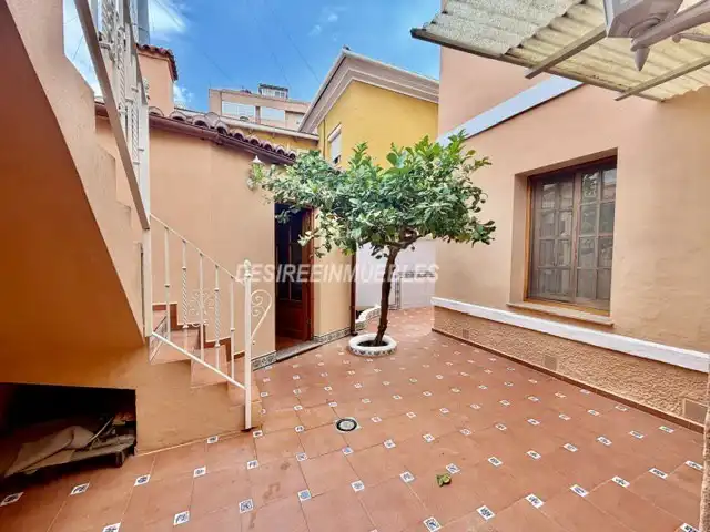 Vista exterior de Casa o xalet de lloguer en Valencia amb Aire condicionat, Calefacció i Terrassa