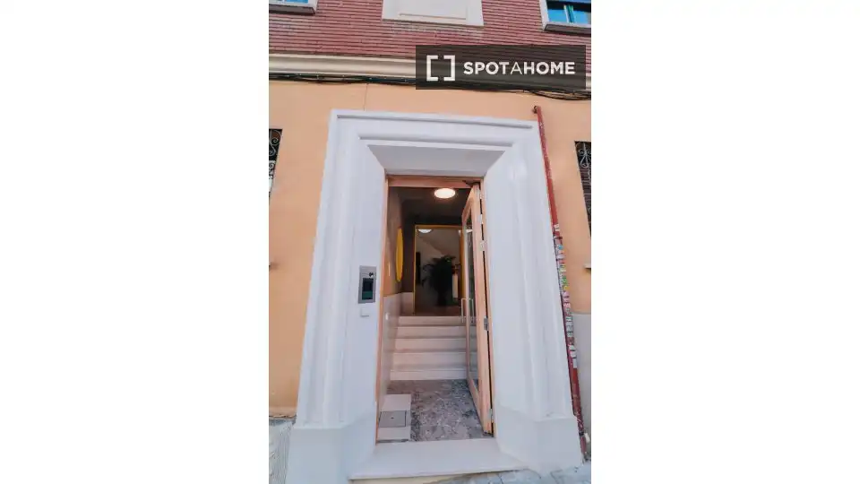 Exterior view of Flat for rent in Madrid  with Air Conditioner, Heating and Furnished