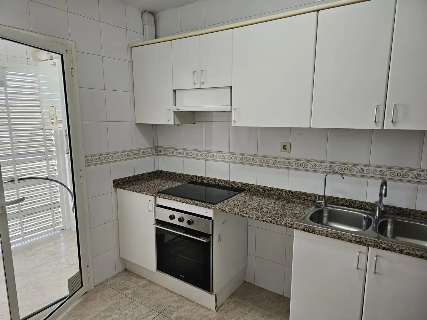 Cuina de Pis en venda en Sant Andreu de la Barca amb Aire condicionat, Calefacció i Terrassa