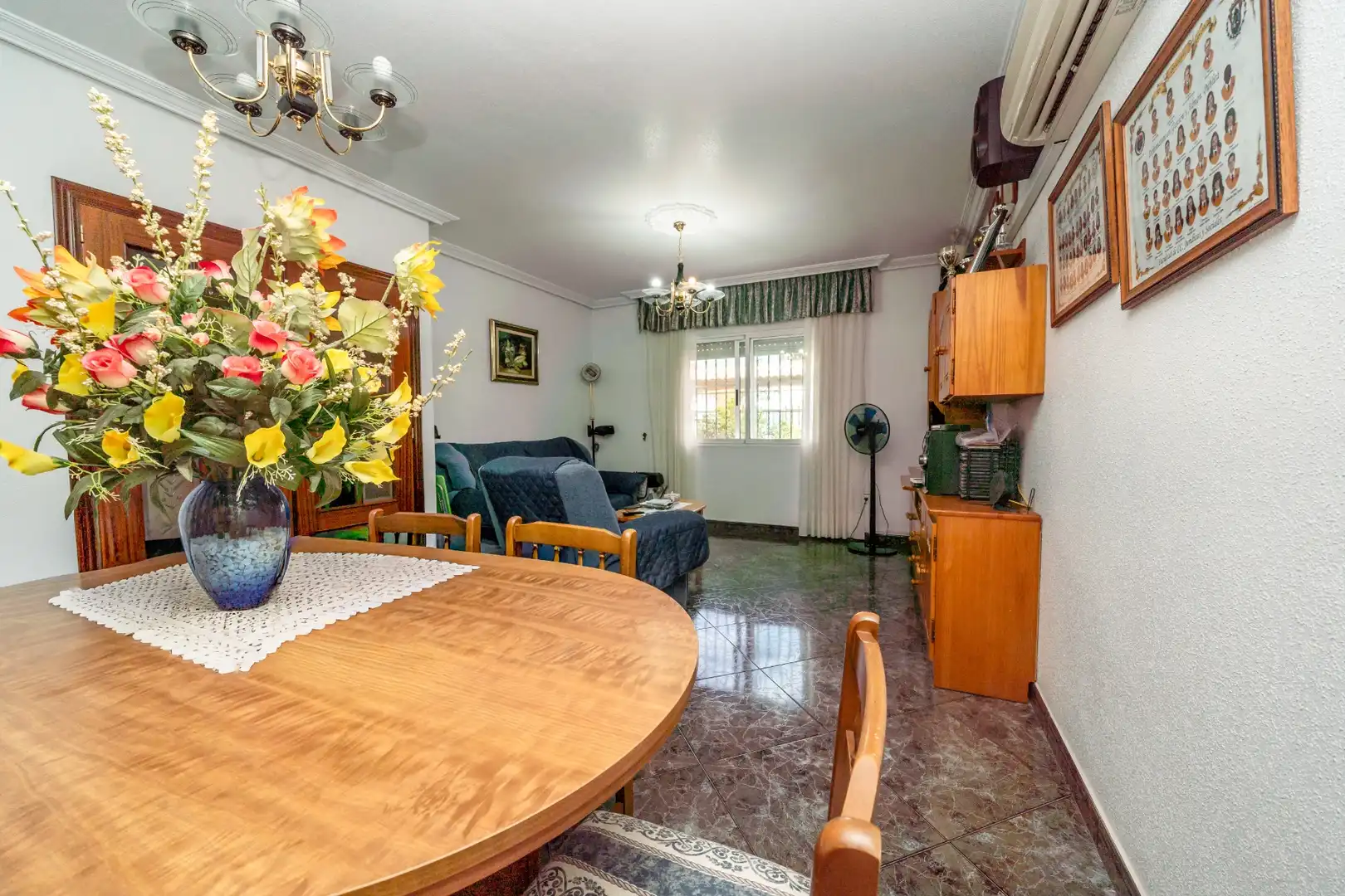 Sala d'estar de Casa adosada en venda en San Pedro del Pinatar amb Aire condicionat, Jardí privat i Terrassa