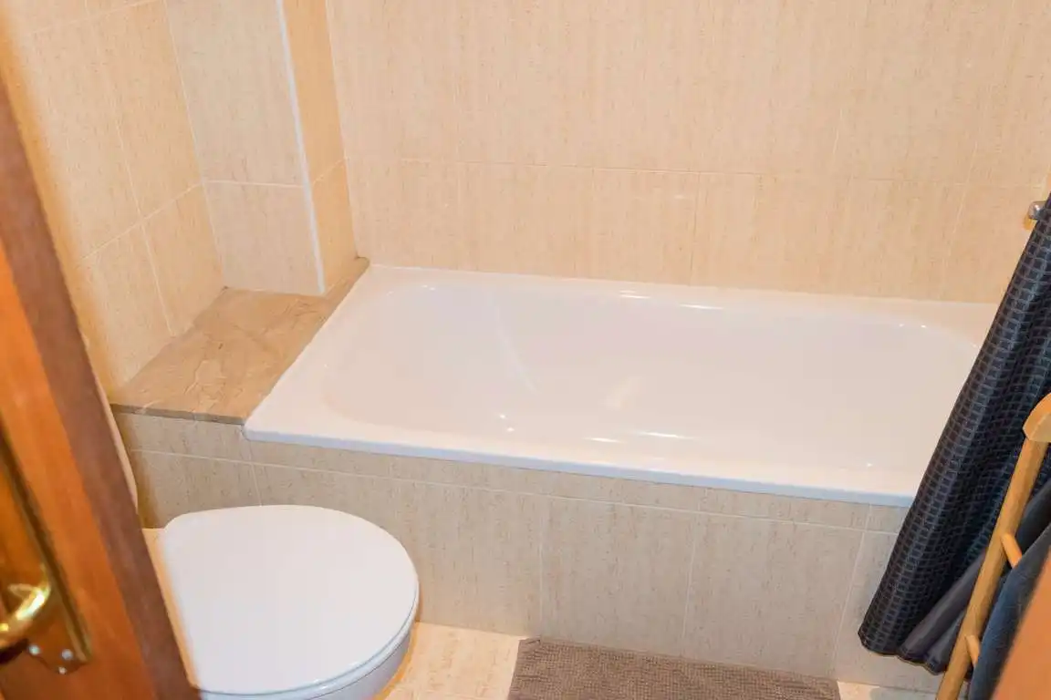 Bany de Àtic en venda en L'Escala amb Terrassa, Moblat i Piscina comunitària