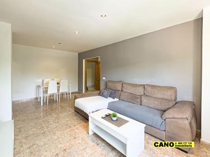 Living room of Flat for sale in Roquetas de Mar
