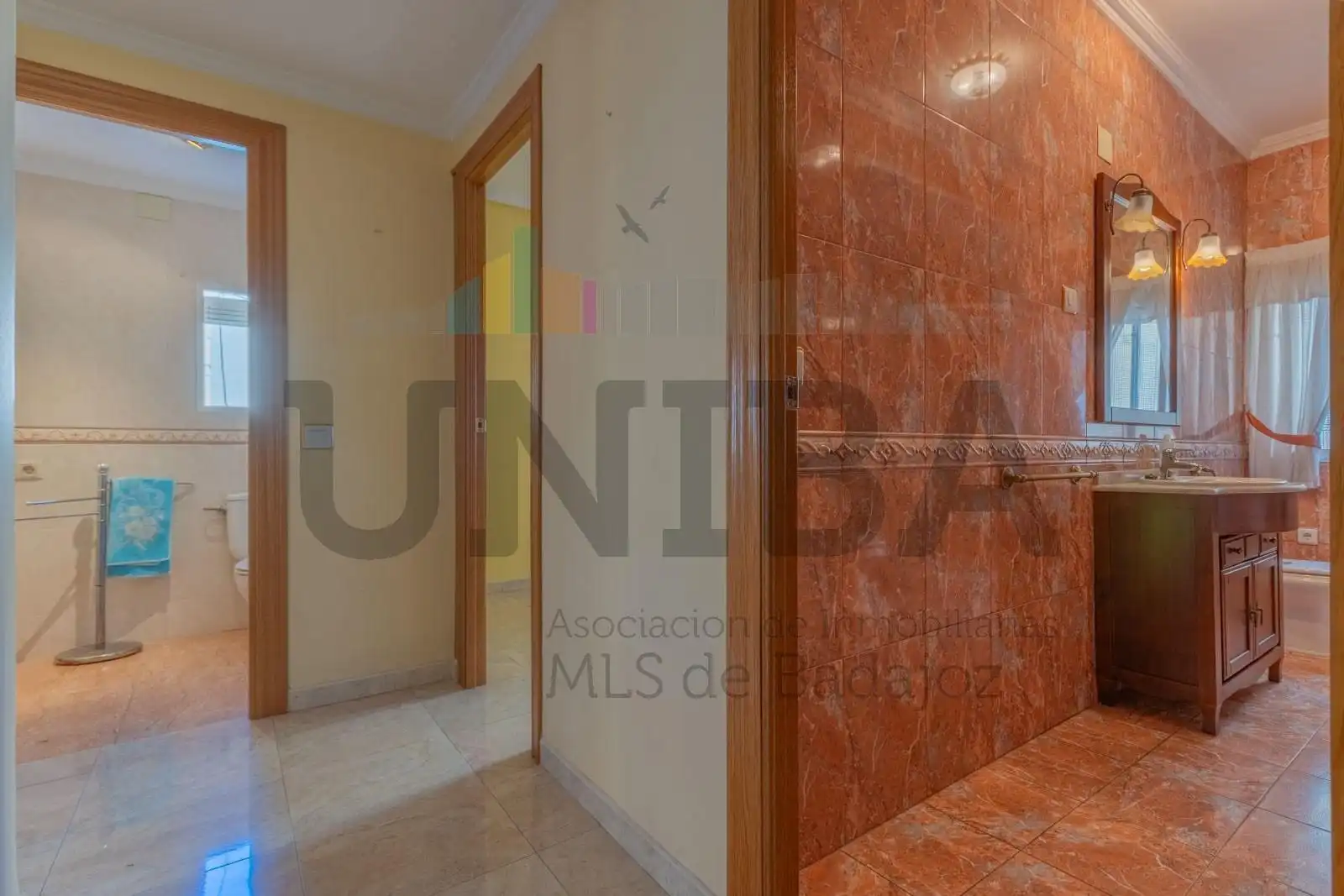 Wohnung zum Verkauf in Badajoz mit Klimaanlage, Privatgarten und Terrasse