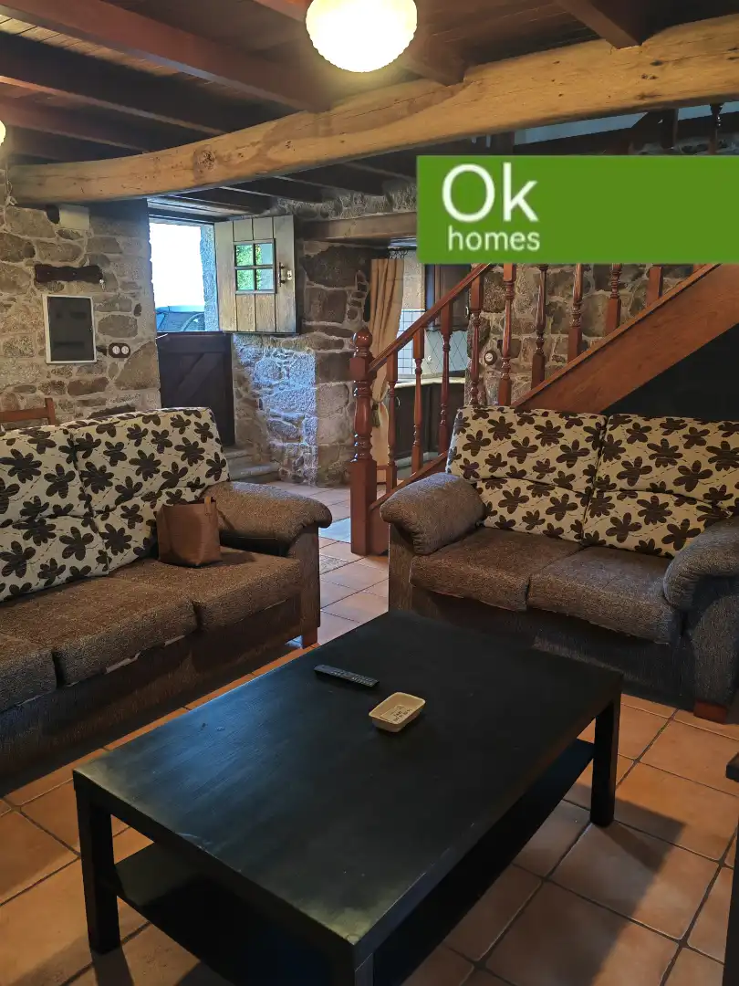 Wohnzimmer von Country house zum Verkauf in Guitiriz mit Heizung, Parkett und Abstellraum
