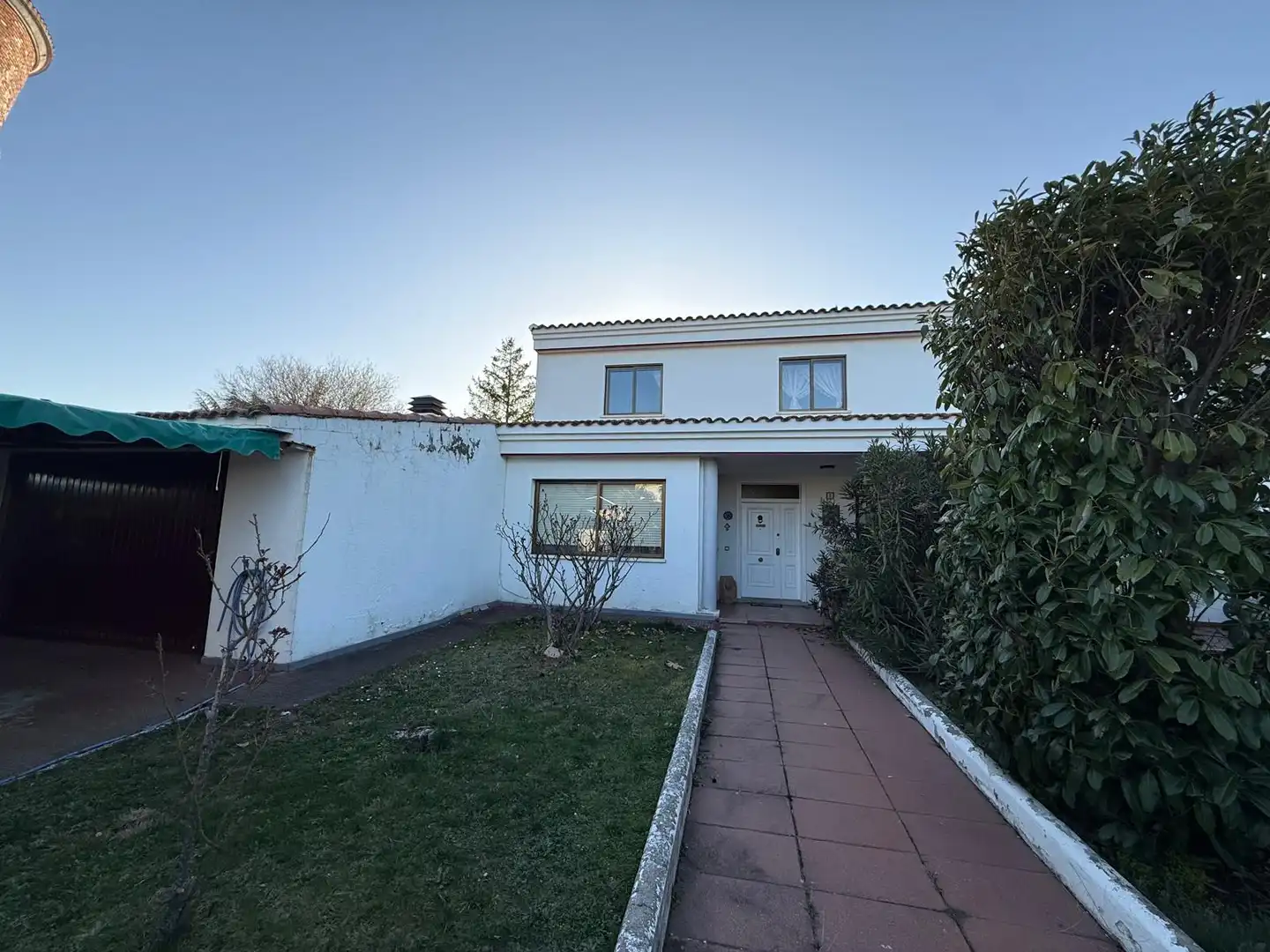 Vista exterior de Casa o xalet en venda en Santa Marta de Tormes