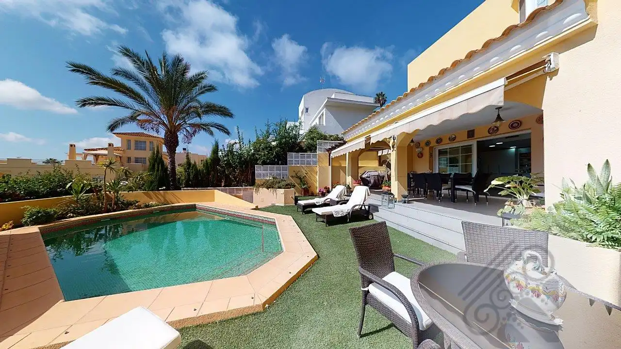 Casa o chalet en venta en Calle Altos del Golf, 19, Marina de la Torre