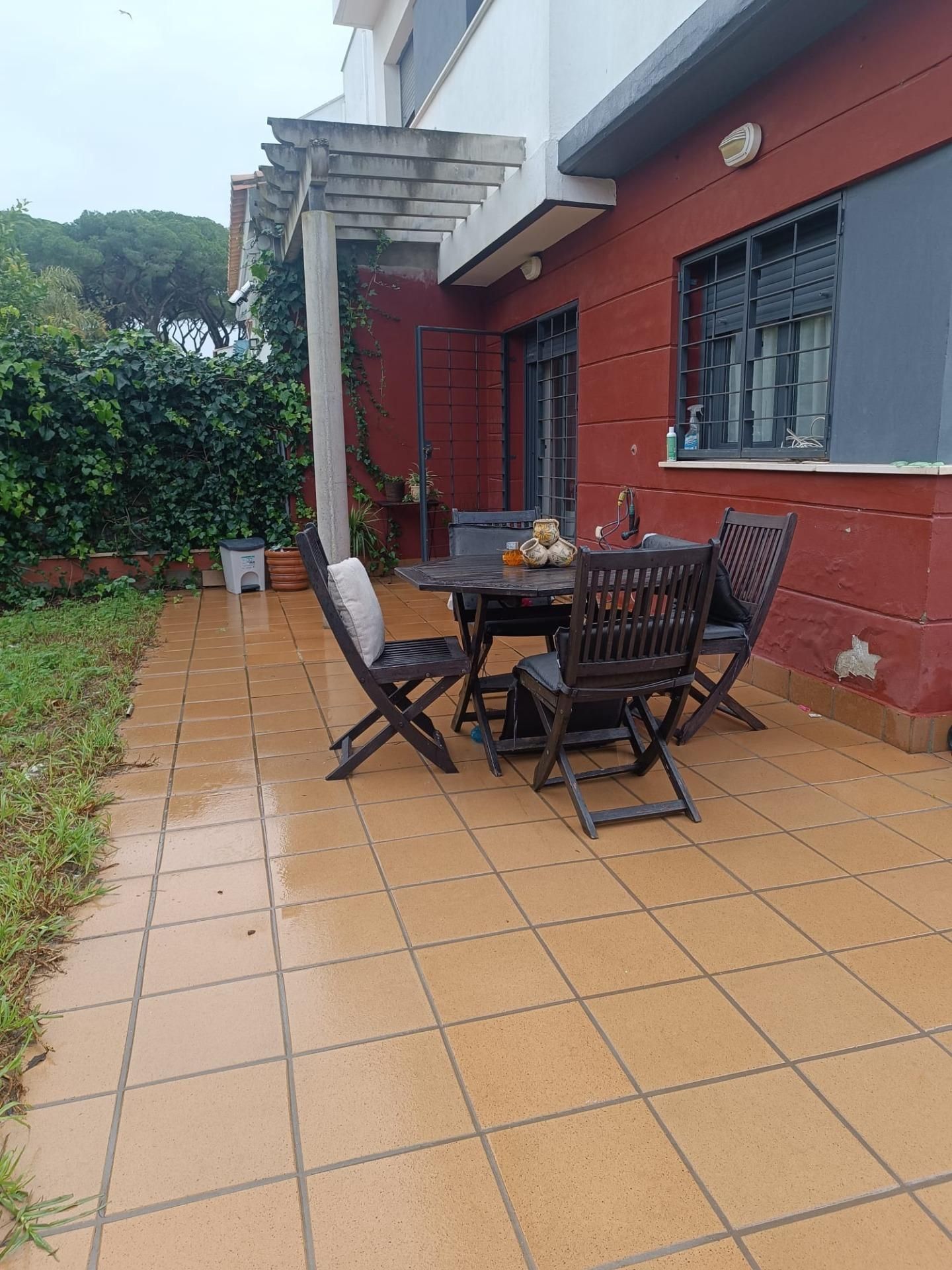 Casa adosada en venda a Casines