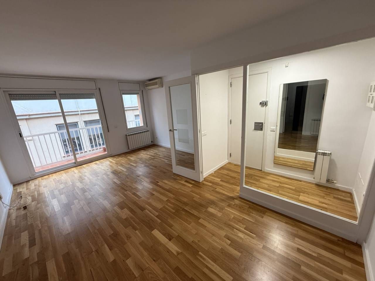 Bedroom of Flat to rent in Terrassa  with Air Conditioner, Heating and Parquet flooring