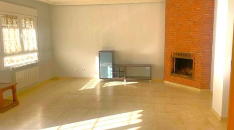 Foto 2 de Casa adosada en venta en Renedo de Esgueva, Valladolid
