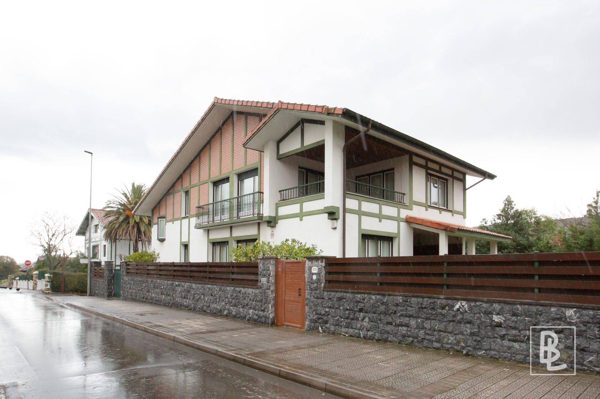 Vista exterior de Casa o xalet en venda en Leioa amb Calefacció, Terrassa i Traster