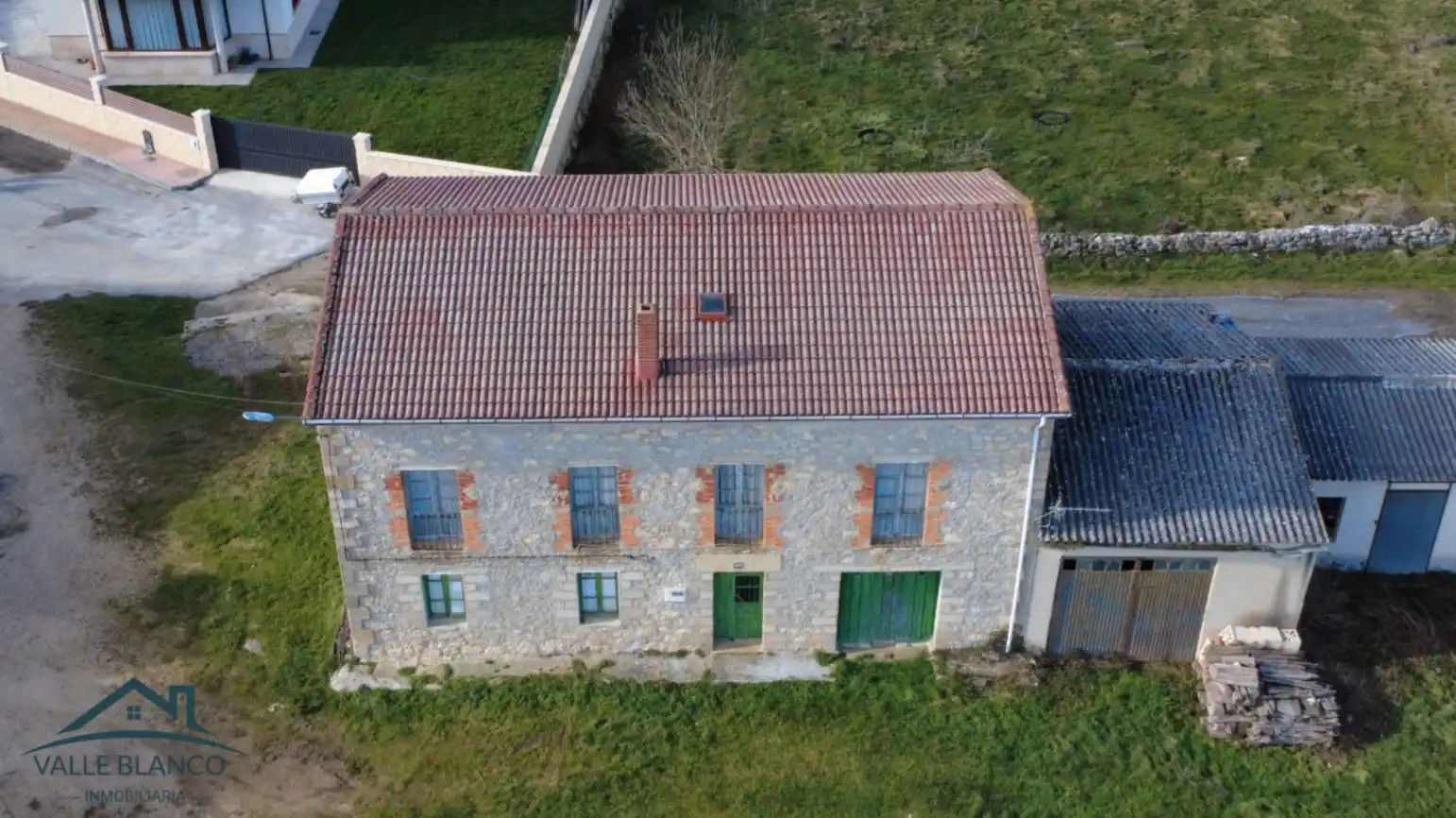 Vista exterior de Casa o chalet en venta en Valle de Valdebezana