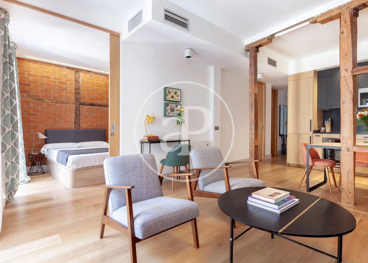 Flat for rent in Calle de Sta. María, Cortes - Huertas