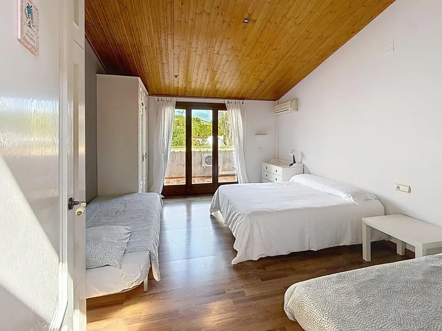 Dormitori de Casa o xalet en venda en Cubelles amb Aire condicionat, Calefacció i Terrassa