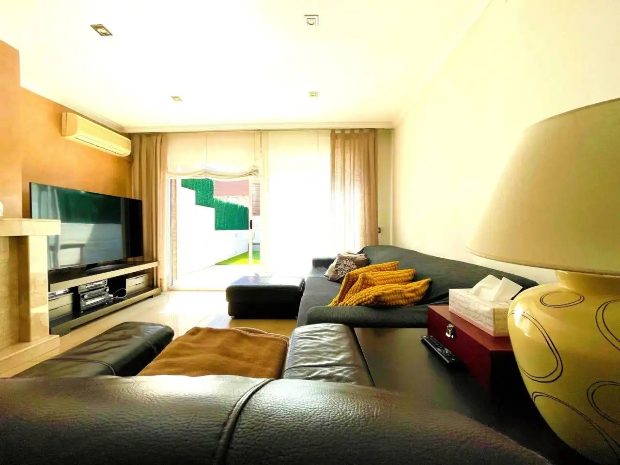 Living room of Houses for sale in Cerdanyola del Vallès  with Air Conditioner, Heating and Private garden