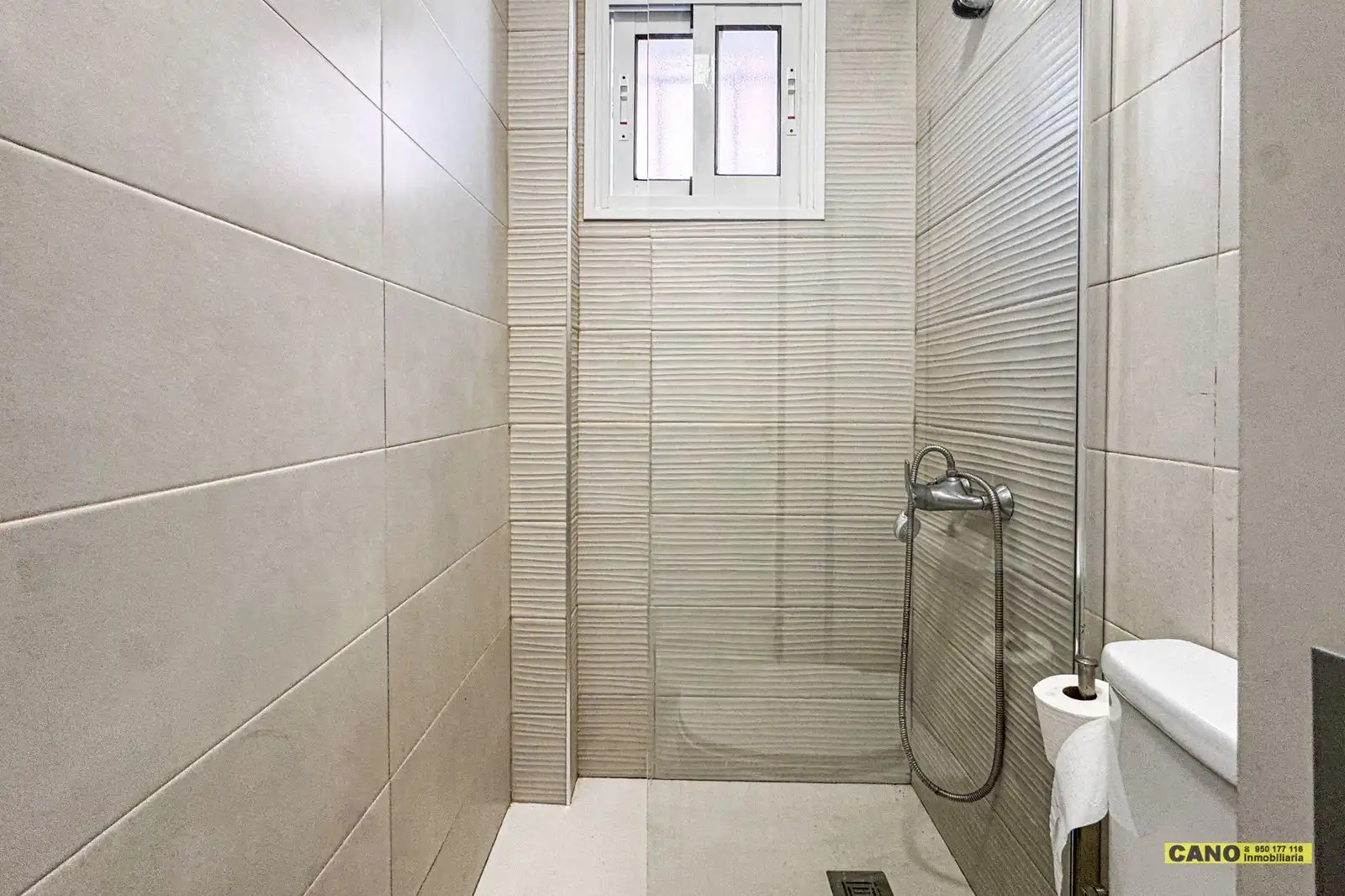 Bathroom of Flat for sale in Almería  with Air Conditioner and Heating