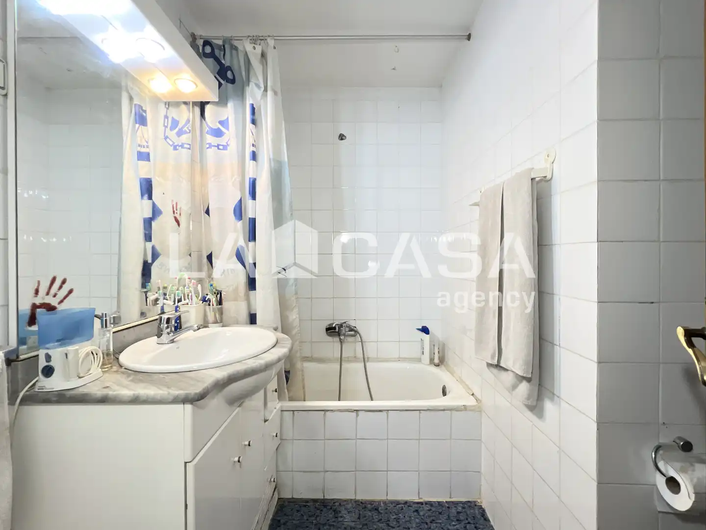 Bathroom of Flat for sale in Badalona  with Balcony