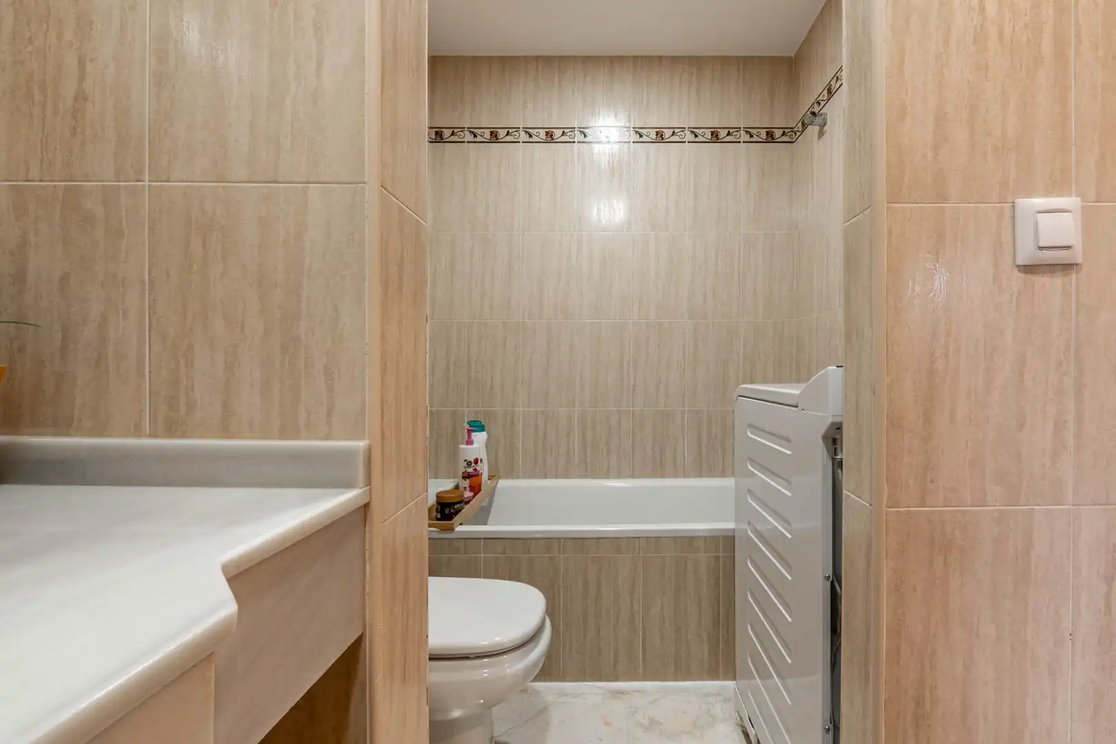 Baño de Apartamento en venta en Almuñécar con Jardín privado, Terraza y Piscina comunitaria