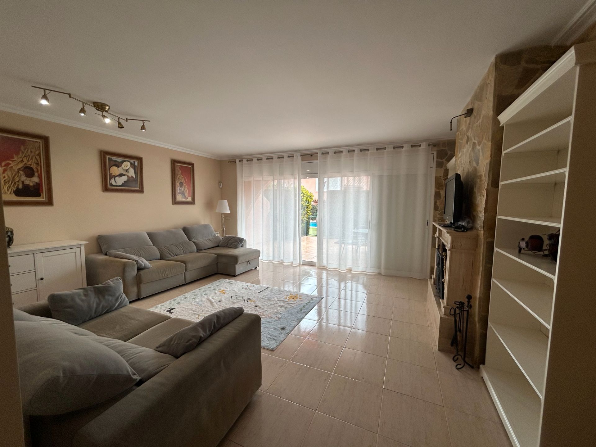 Living room of Single-family semi-detached for rent in Castell d'Aro, Platja d'Aro i s'Agaró  with Heating, Private garden and Furnished
