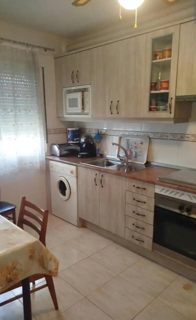 Adossat amb jardí en venda a Calle Sierra de Gredos 27, imagen 2