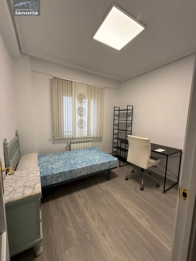 Flat for rent in Ensanche - Franciscanos