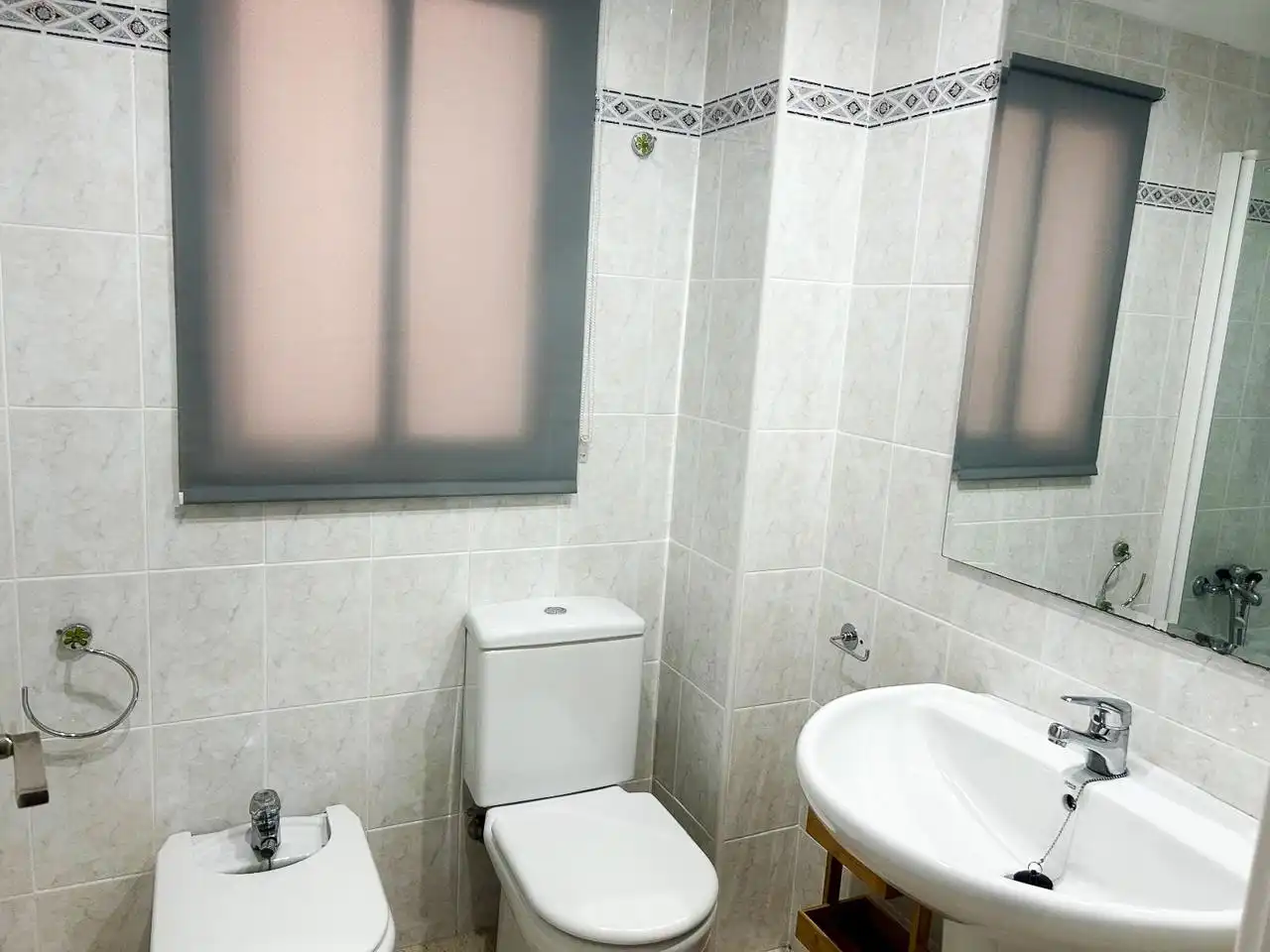 Baño de Piso de alquiler en Elche / Elx con Aire acondicionado, Parquet y Piscina