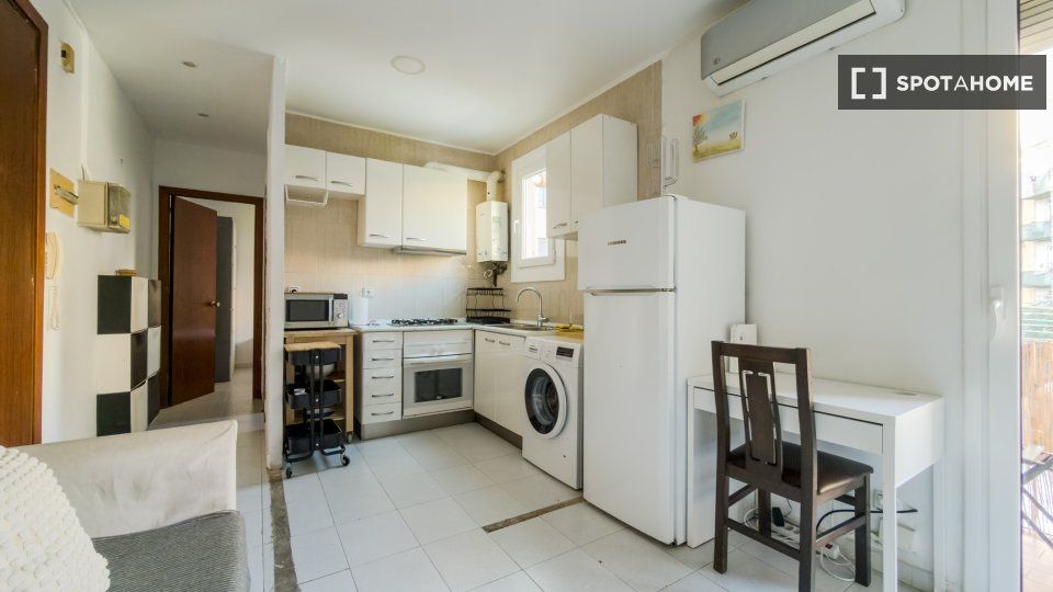 Kitchen of Flat to rent in  Barcelona Capital  with Air Conditioner, Heating and Furnished