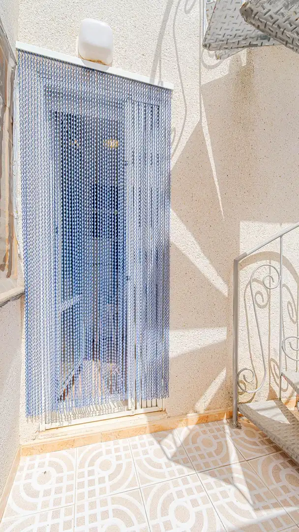 Casa adosada en venda en Torrevieja amb Terrassa, Traster i Moblat