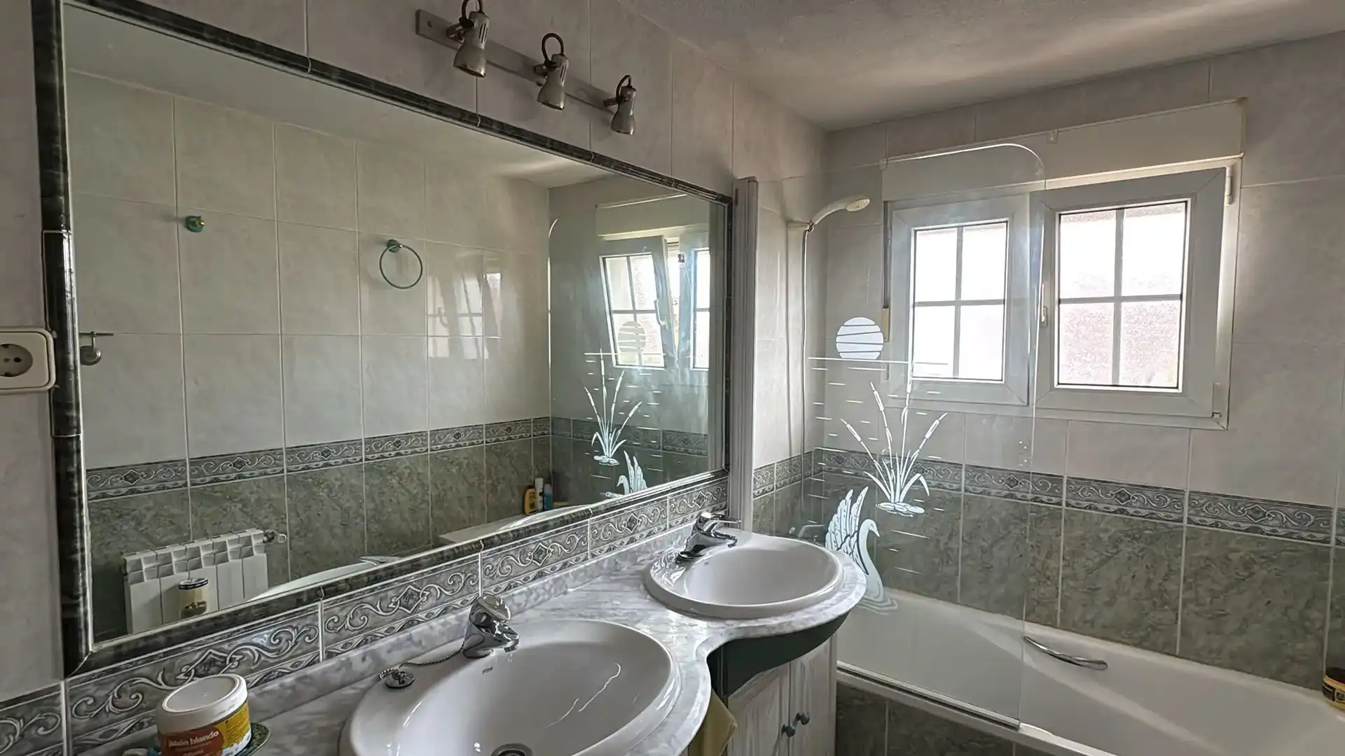 Badezimmer von Wohnungen zur Miete in Soto del Real