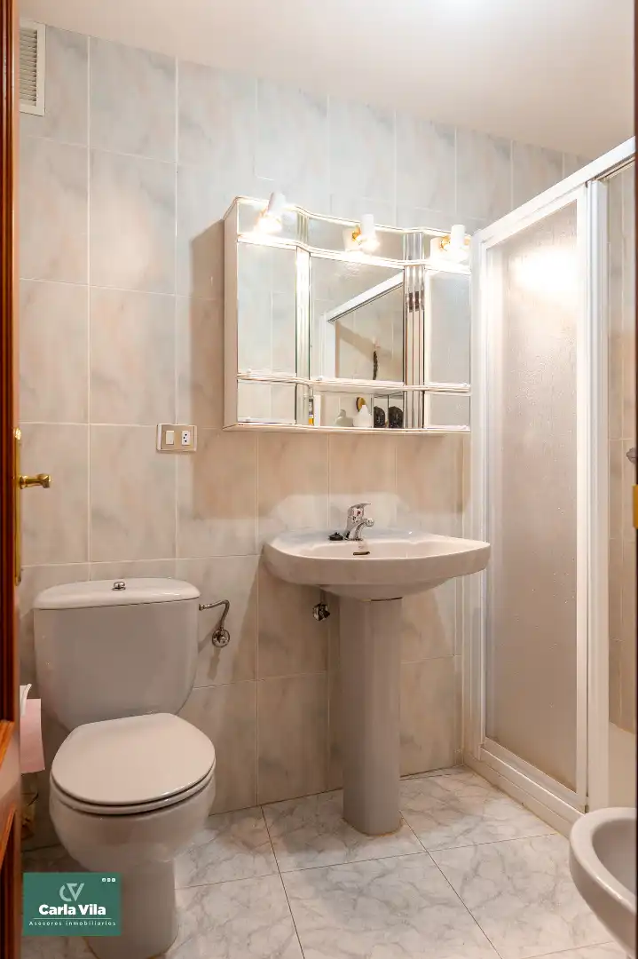 Bathroom of Apartments for sale in Lugo  with Heating, Parquet flooring and Storage room
