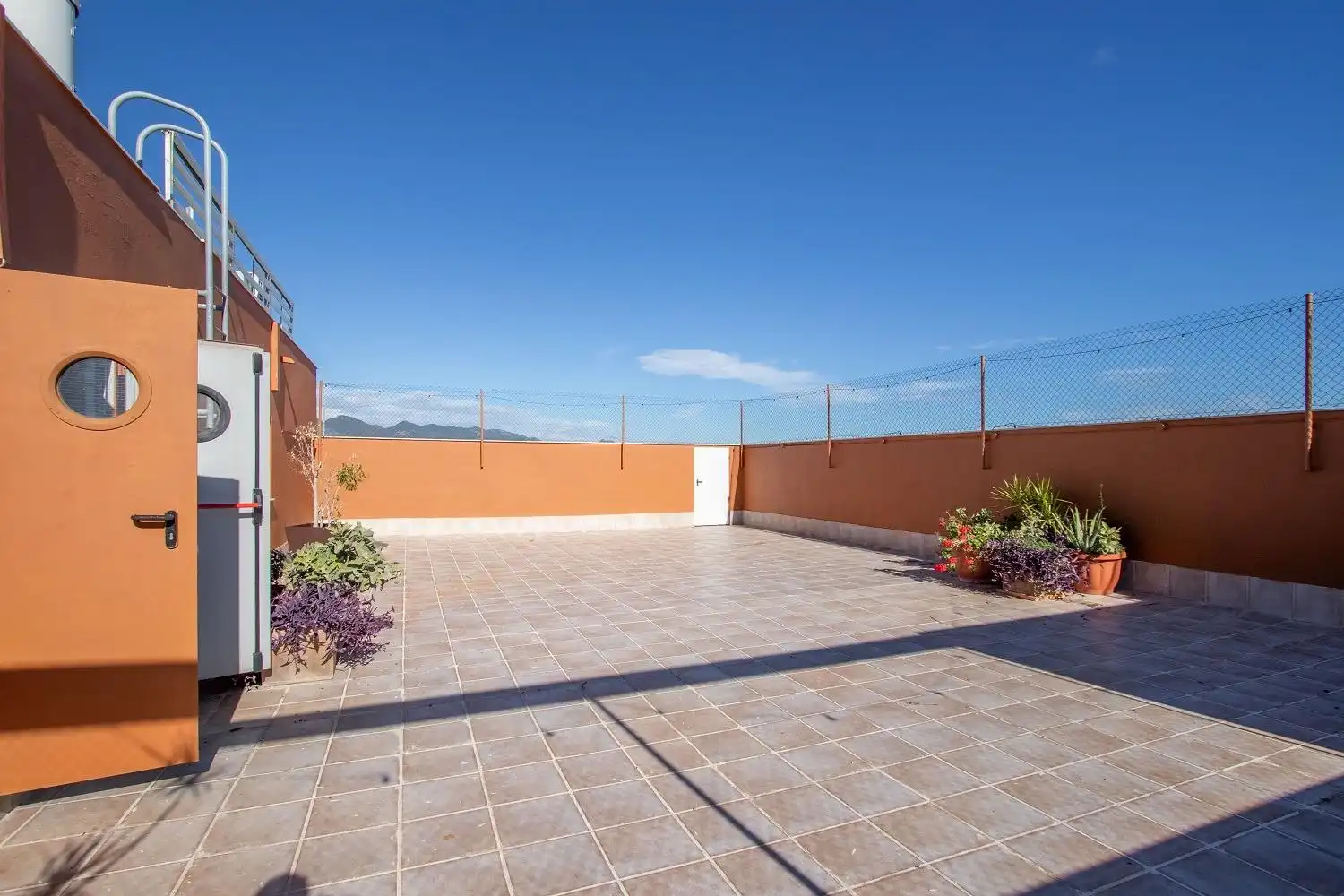 Terraza de Local en venta en Castellón de la Plana / Castelló de la Plana con Aire acondicionado