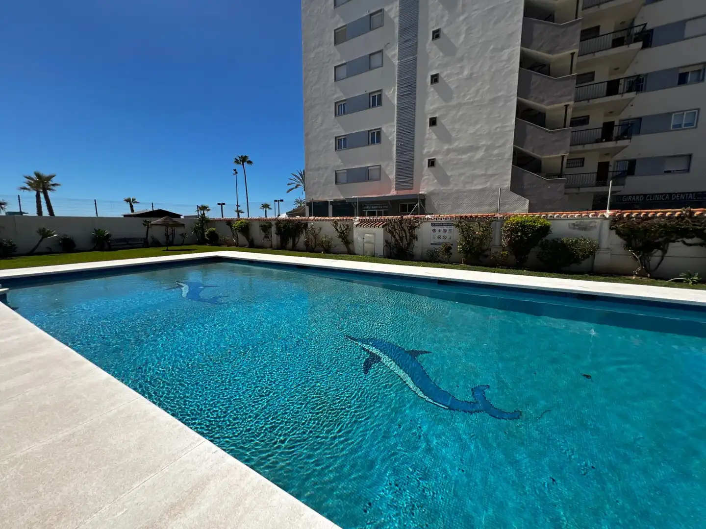 Piscina de Apartament en venda en Fuengirola amb Aire condicionat, Terrassa i Piscina comunitària