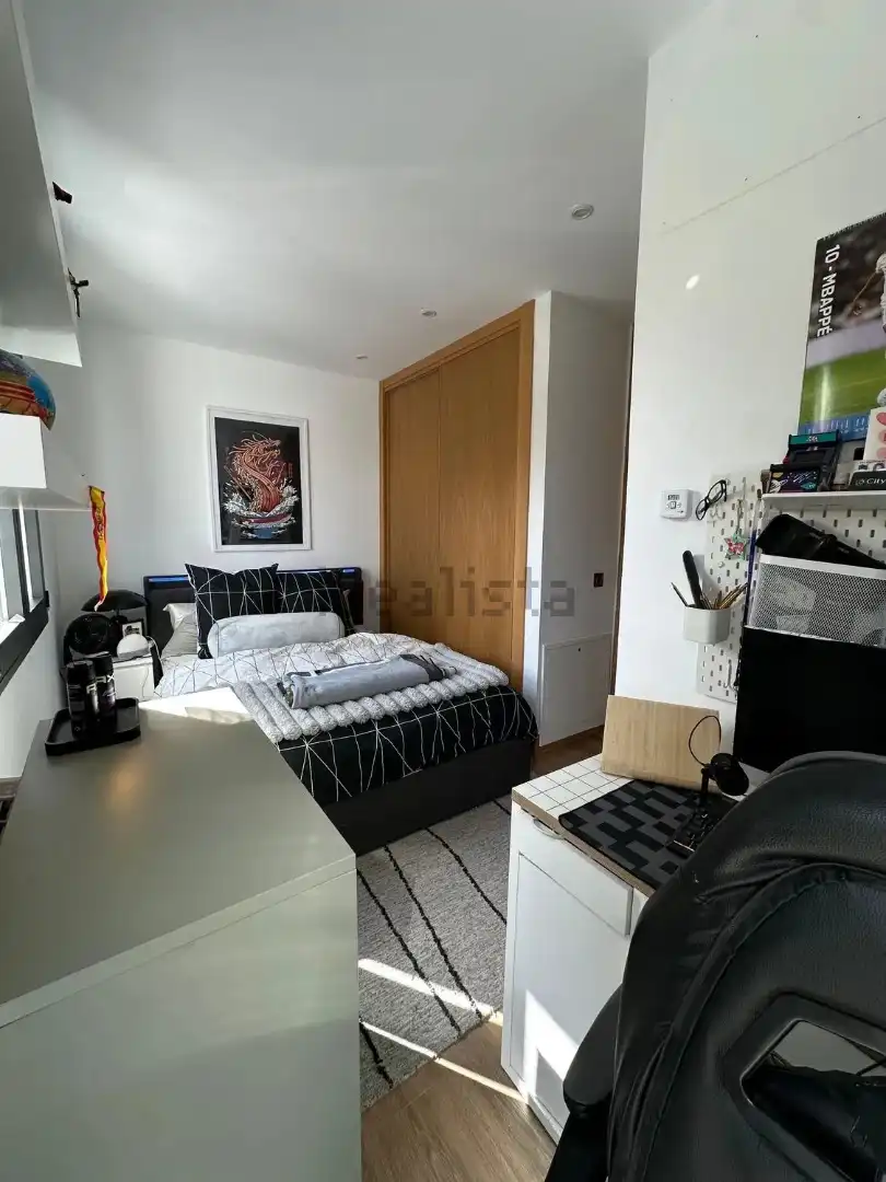 Dormitori de Casa o xalet de lloguer en Madrid amb Aire condicionat, Calefacció i Jardí privat