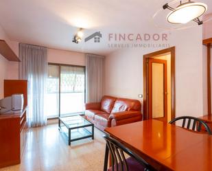 Living room of Flat for sale in L'Hospitalet de Llobregat  with Heating, Furnished and Balcony