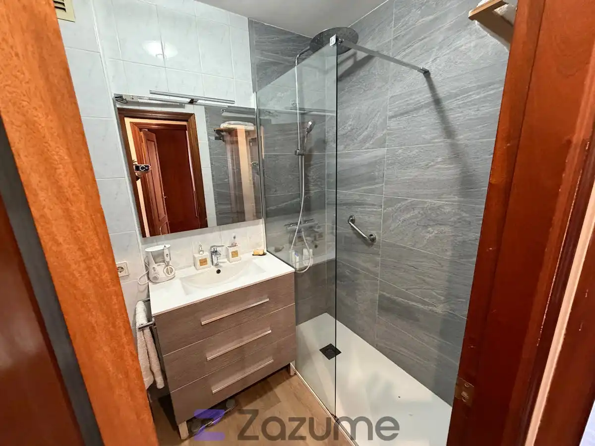 Baño de Piso de alquiler en Castro-Urdiales con Calefacción, Parquet y Amueblado