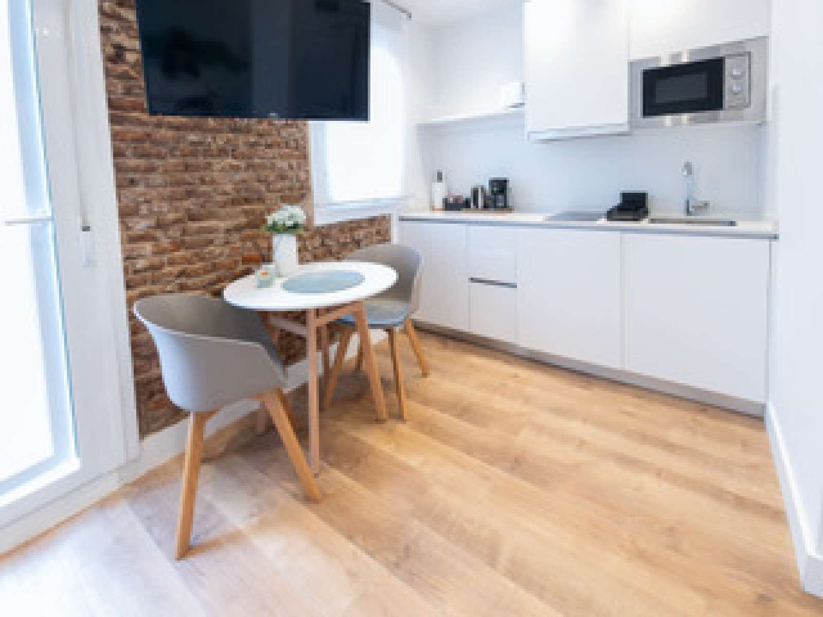 Cuina de Estudi per a compartir en  Madrid Capital amb Aire condicionat i Terrassa