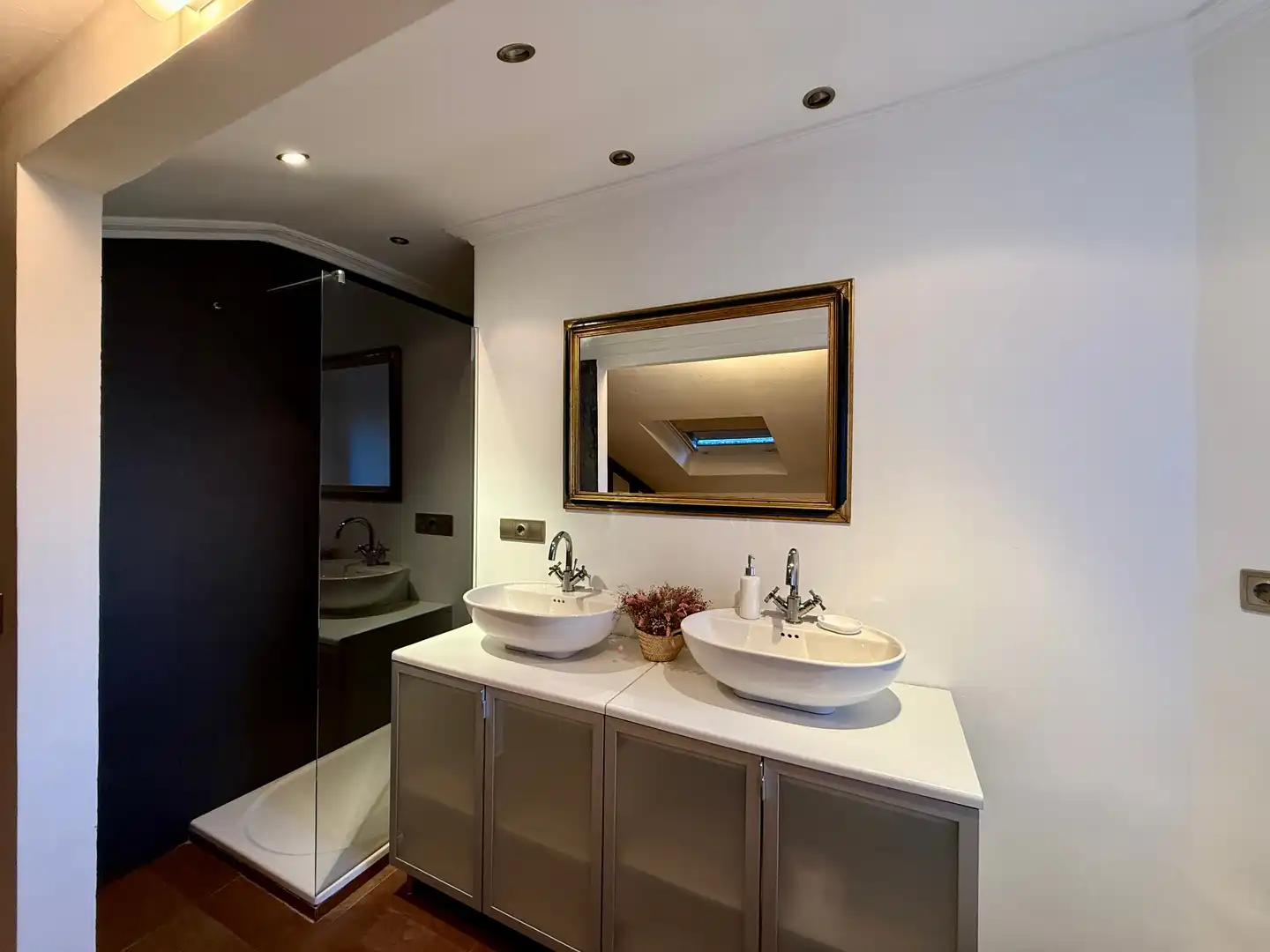 Bathroom of Attic for sale in O Grove    with Terrace, Storage room and Furnished