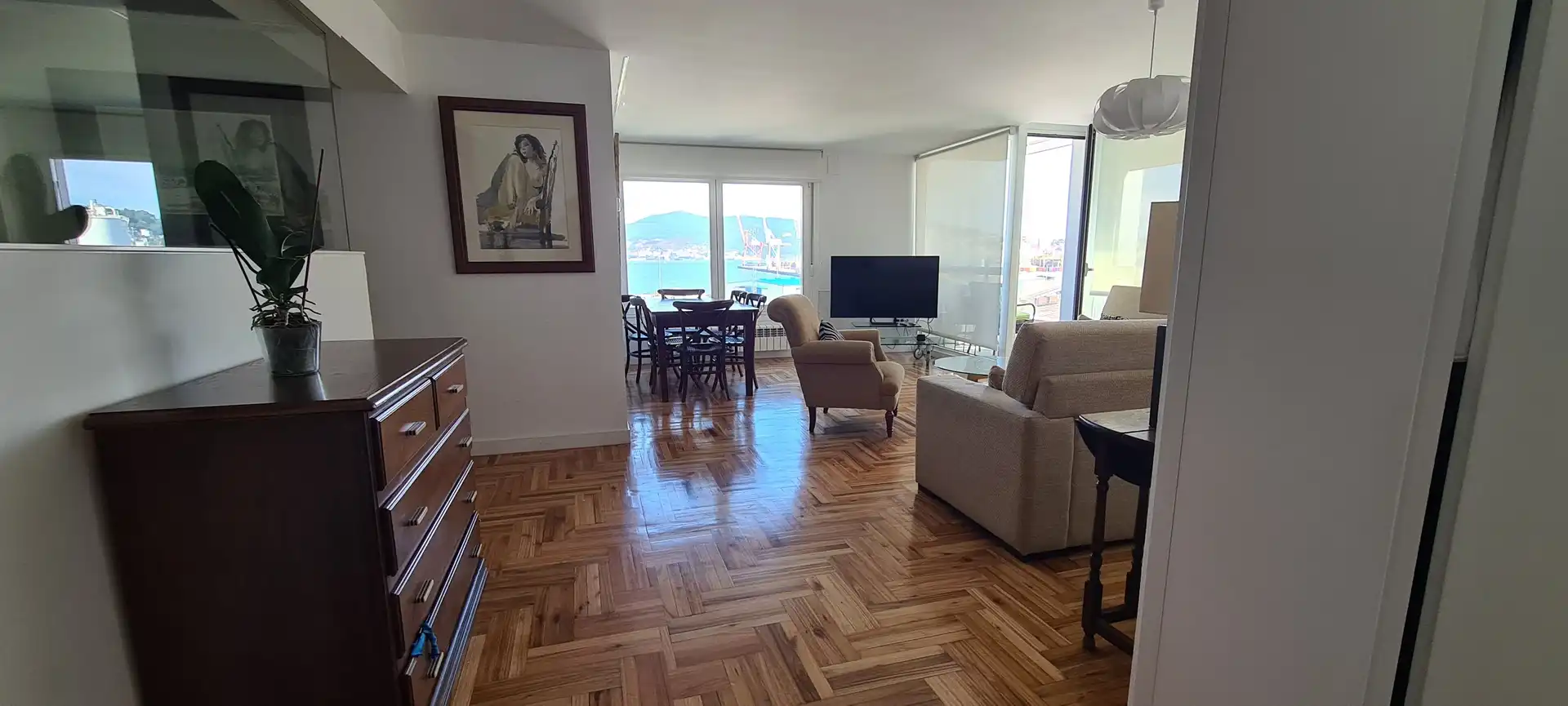 Living room of Flat for rent in Vigo   with Heating, Parquet flooring and Oven