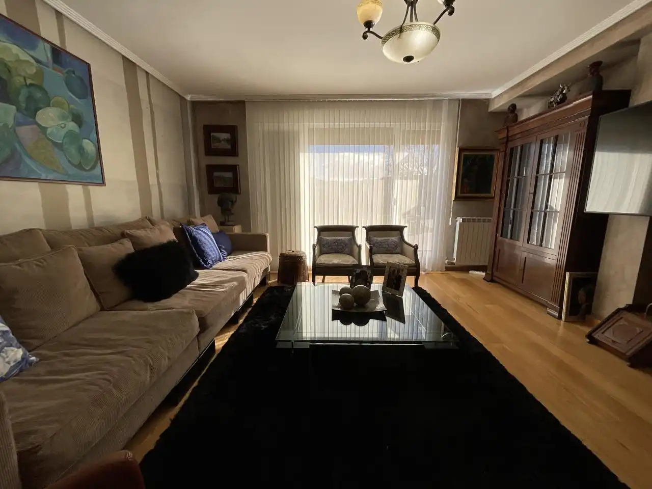 Sala d'estar de Casa adosada en venda en Cirueña amb Calefacció, Jardí privat i Parquet