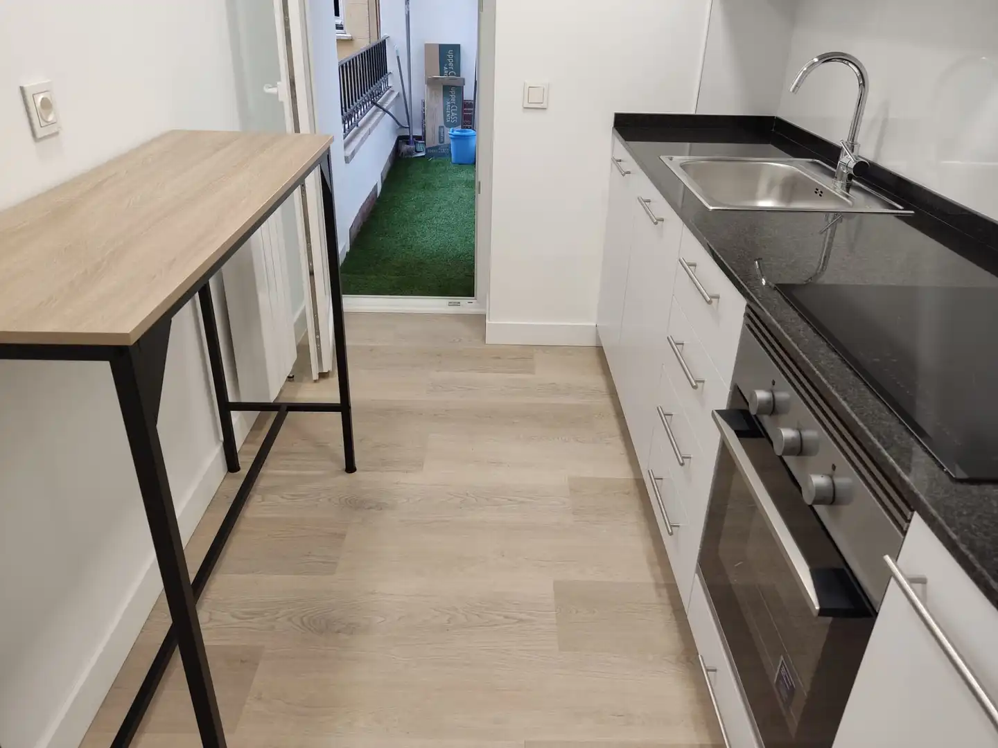 Kitchen of Flat for share in Madrid  with Heating, Furnished and Oven