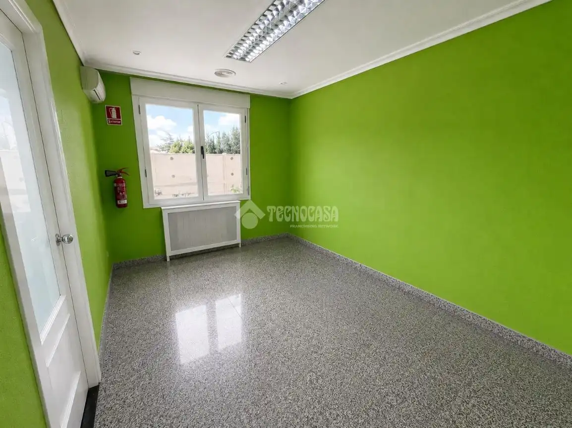 Piso en venta en León Capital  con Calefacción, Terraza y Trastero