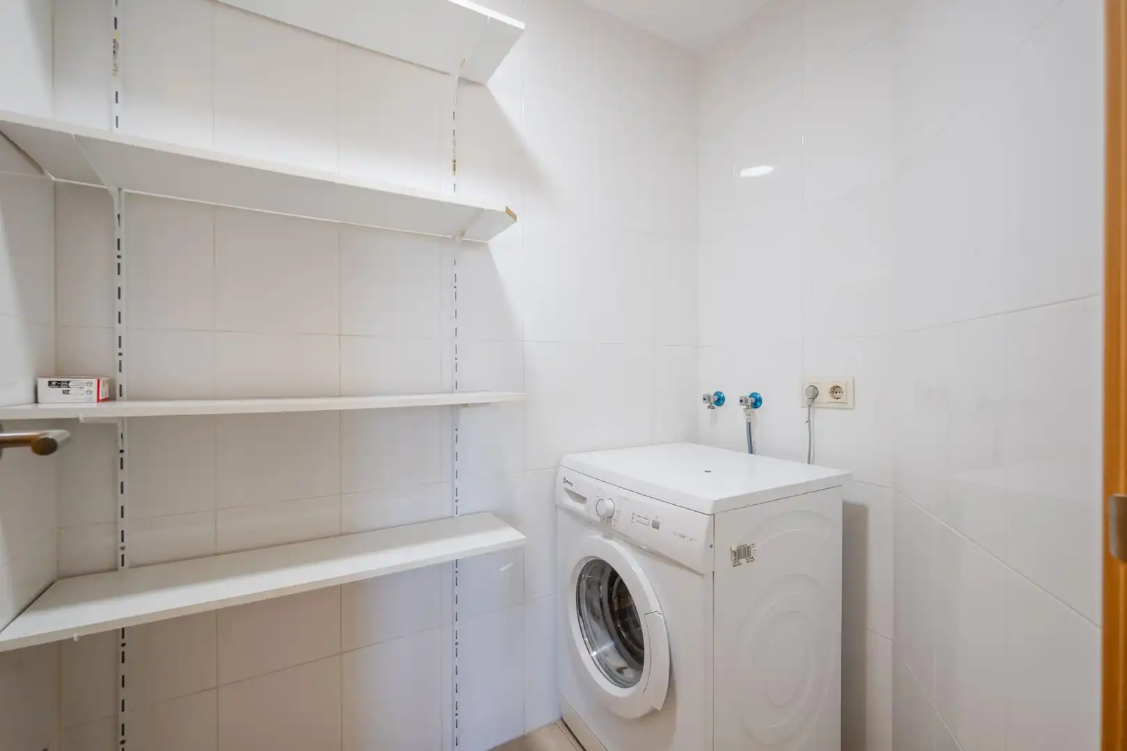 Badezimmer von Wohnung zur Miete in Salt