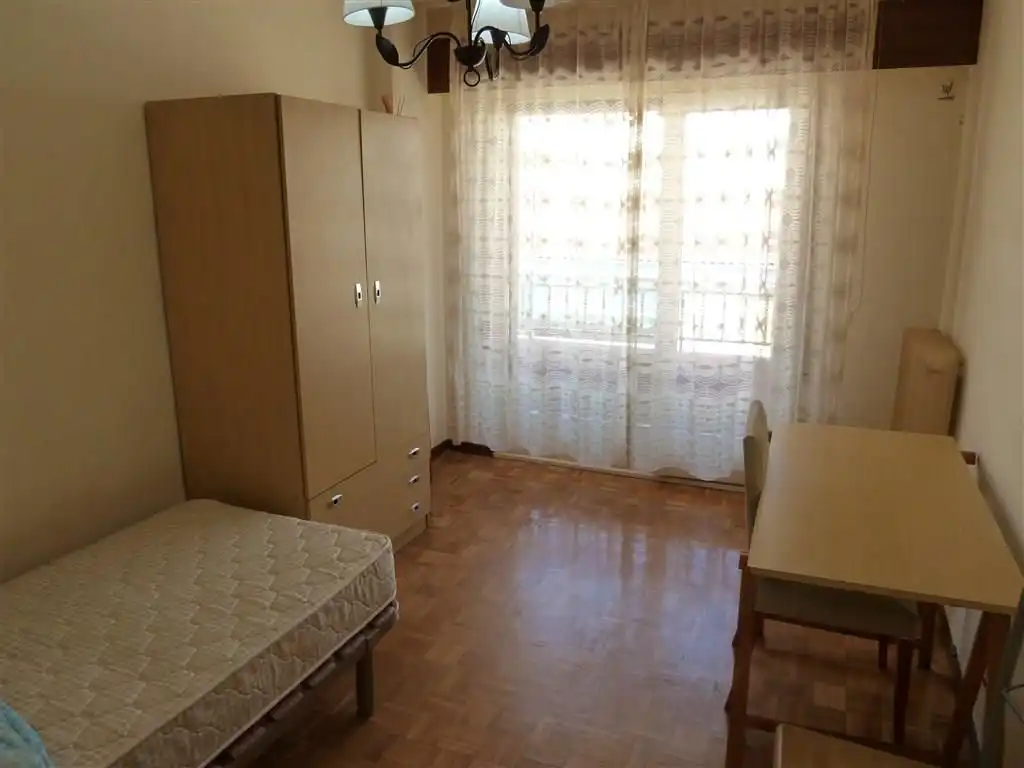 Flat for rent in Calle Río Ega, Azpilañaga