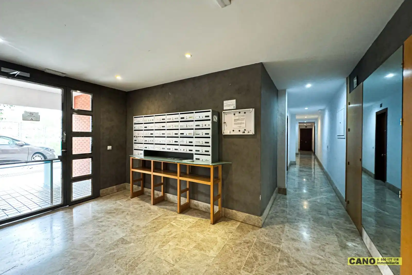 Piso en venta en Almería con Aire acondicionado, Calefacción y Trastero