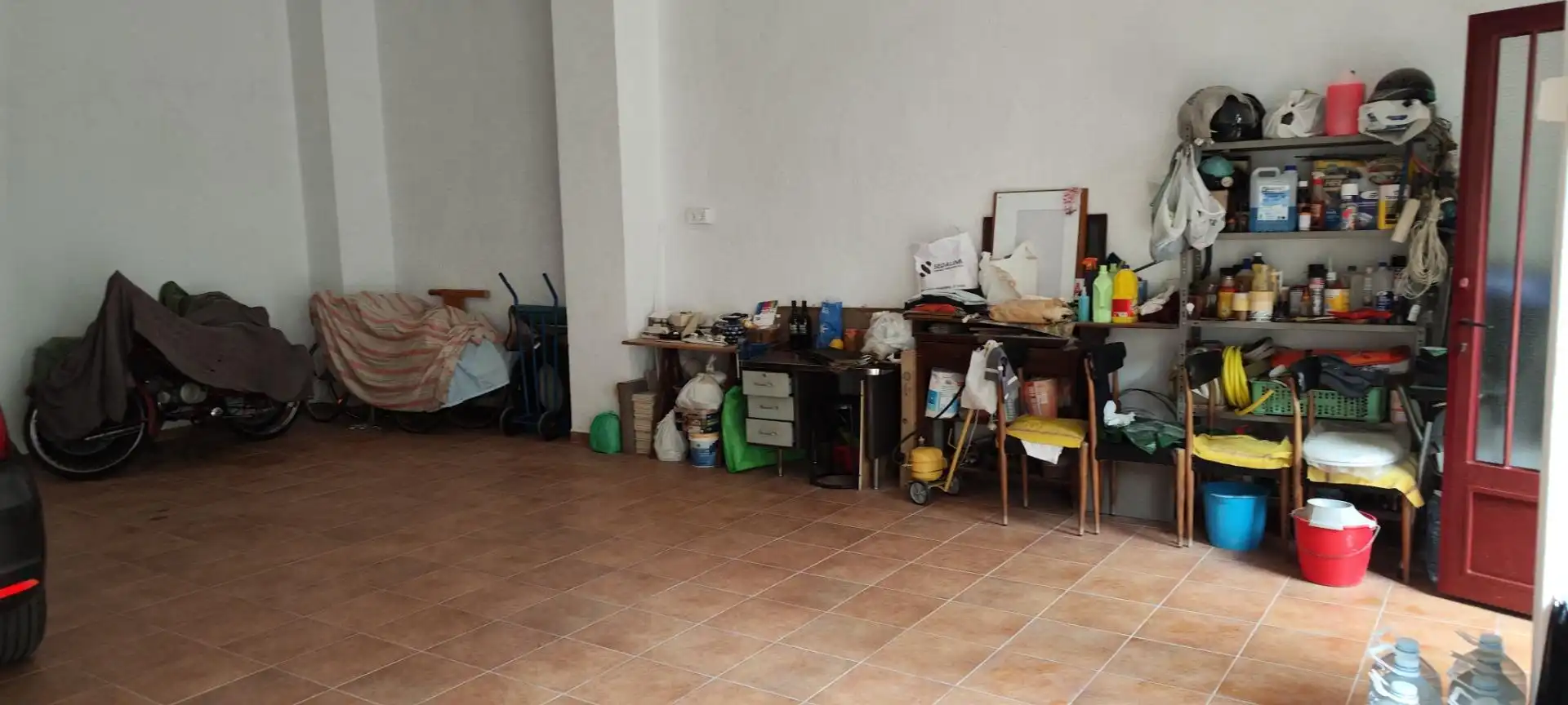 Local comercial de lloguer a Este, imagen 5