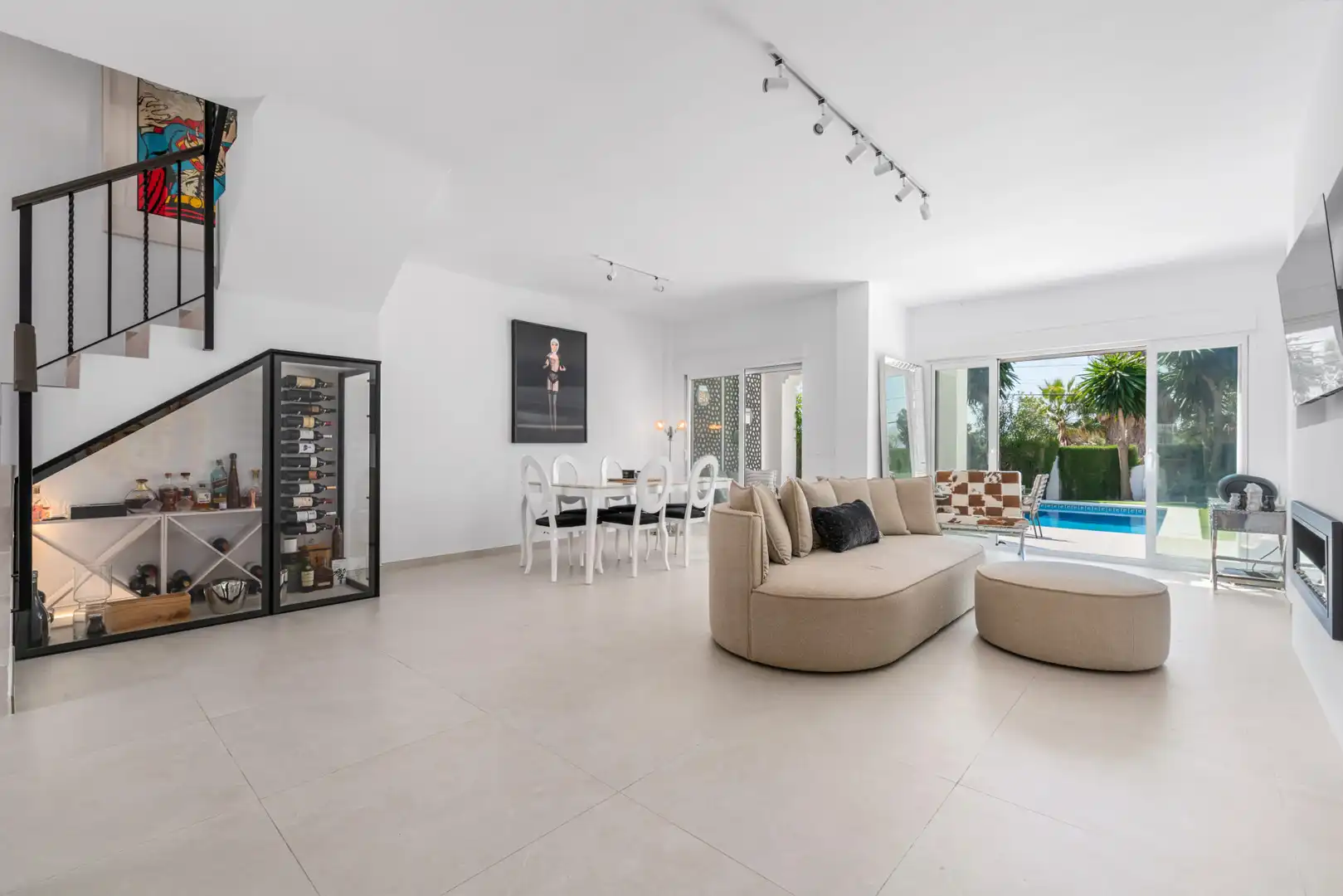 Sala de estar de Casa o chalet en venta en Estepona con Aire acondicionado, Jardín privado y Terraza