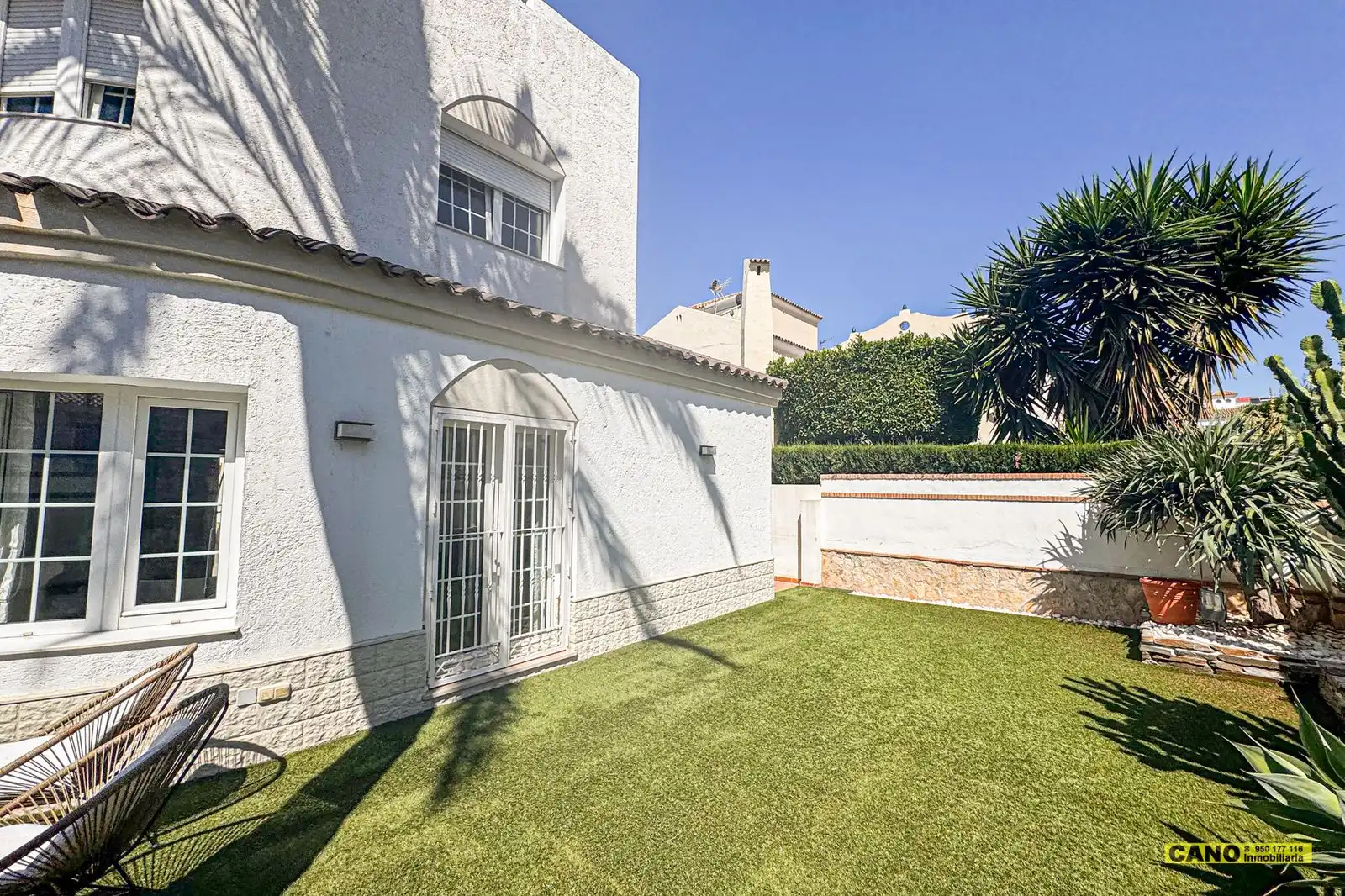 Garden of Houses for sale in Roquetas de Mar  with Terrace, Storage room and Swimming Pool