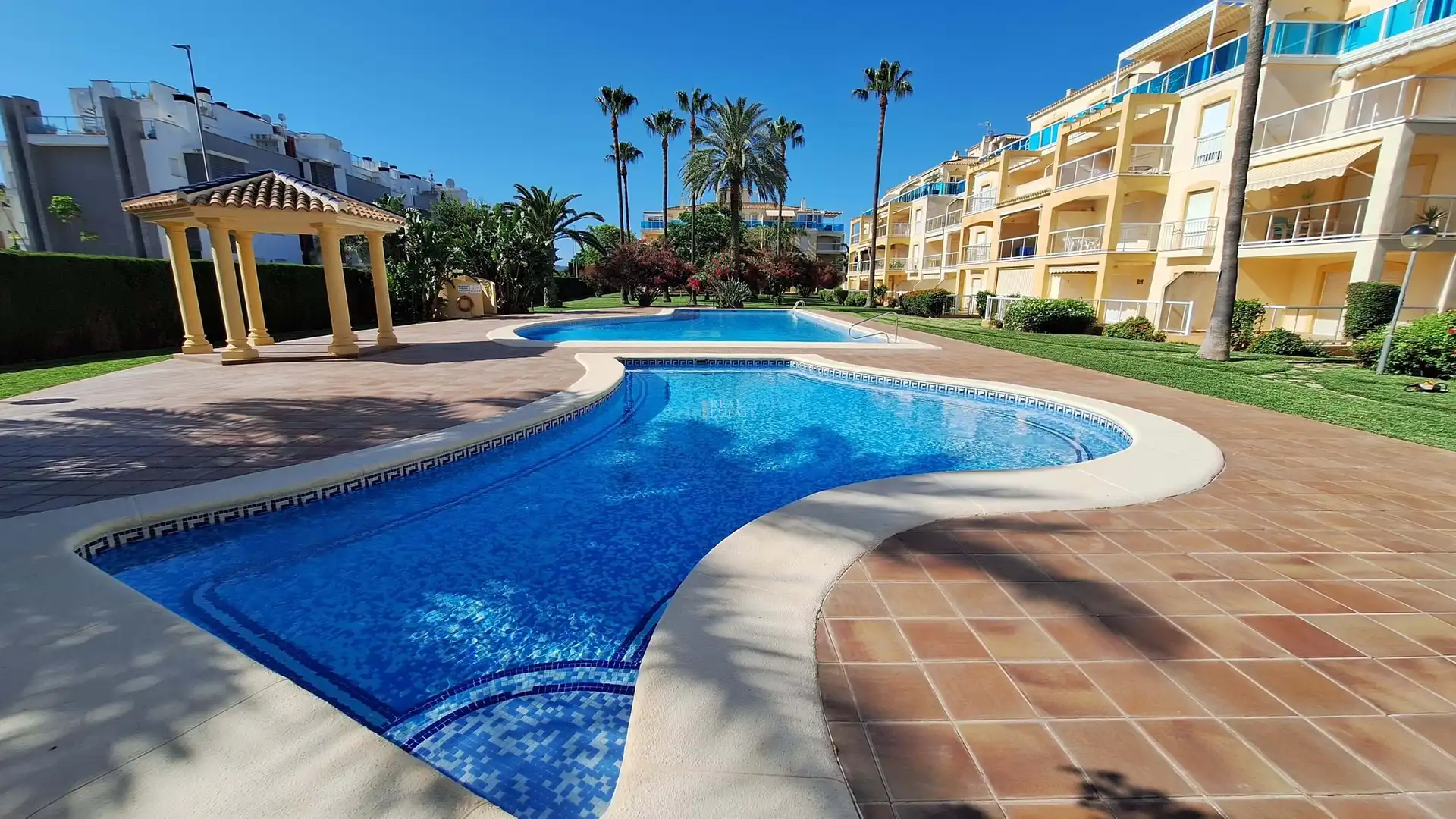 Piscina de Piso en venta en Dénia con Aire acondicionado, Terraza y Piscina