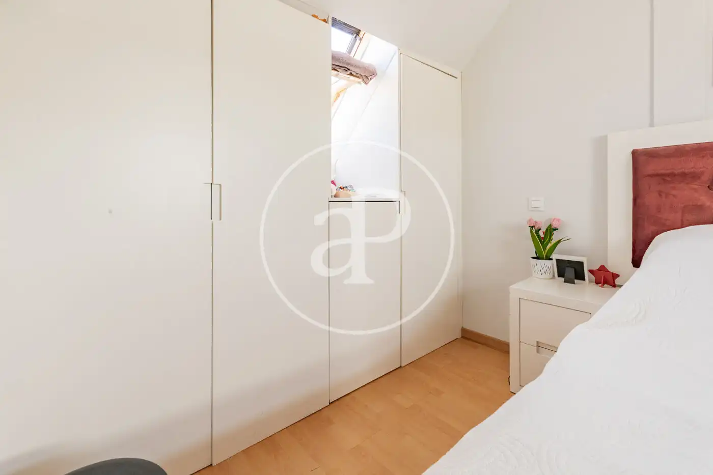 Habitación de Ático en venta en Madrid con Aire acondicionado y Calefacción