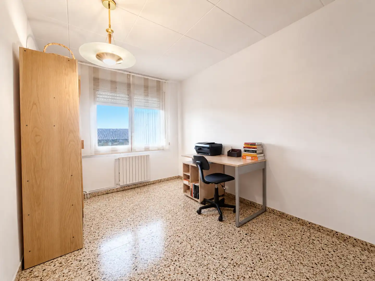 Habitación de Casa adosada en venta en Manlleu con Calefacción, Jardín privado y Terraza