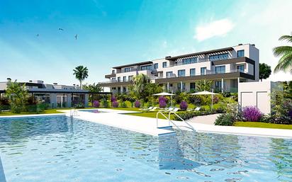 Piscina de Apartament en venda en Estepona amb Aire condicionat, Jardí privat i Terrassa